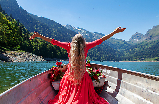 포토 JPG 해외이미지 모델 응시 행복 실루엣 어린이 놀이 휴식 사랑 한명 사람 앉기 금발 침묵 기쁨 꿈 낭만 흐름 자유 슬픔 기다림 고독 떨어짐 신비 명상 마법 열광 그런지 세피아 혼자 수평선 해외202009 해외포토 1 헤어스타일 시선 감정 컨셉 모션 촬영기법 소리 파일형식