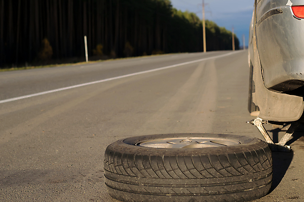 포토 JPG 해외이미지 나무 도로 선 여행 부분 교통시설 자동차 자연 풍경 사람없음 기계 황혼 일몰 새벽 운전 업무 바퀴 원형 고속도로 수리 주식 아스팔트 만들기 타이어 리프트 고정 잭 삭제 거짓말 길가 방법 복원 설치 자동 회복 해외202009 해외포토 자연요소 도형 식물 길 육상교통 교통 컨셉 모션 금융 노을 작업 시설 생태계 파일형식