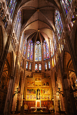 포토 JPG 해외이미지 유럽 기독교 종교 문화 건축양식 창문 유리 지붕 사람없음 내부 장식 빛 인테리어 성당 교회 천주교 영혼 중세 역사 스페인 크리스탈 천장 스테인드글라스 고딕 스페인어 옛날 제단 해외202009 해외포토 디자인 건축 나라 종교건축 재질 건물 광석 파일형식