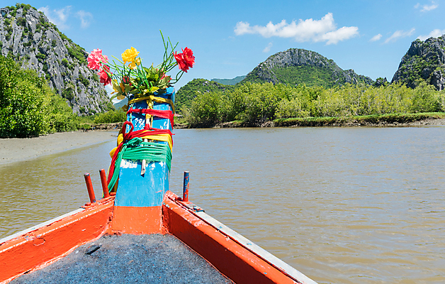 포토 JPG 해외이미지 나무 구름 계절 여행 컨셉 태국 하늘 휴가 휴식 산 따뜻함 사람없음 물 여름 맑음 바위 보트 언덕 운하 해외202009 해외포토 자연요소 식물 아시아 배_교통 날씨 돌_바위 파일형식