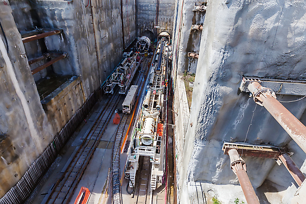 포토 JPG 해외이미지 산업 지구 노동자 직장 사람없음 힘 기계 장비 도구 도시 업무 구멍 엔지니어 터널 전철 역 땅 발굴 바쁨 지하 공학 진행 개발 땅파기 송곳 지원 커터 콘크리트 해외202009 해외포토 직업 교육 길 육상교통 회사 교통시설 대중교통 작업 기술자 파일형식