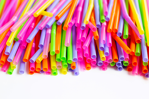 포토 JPG 해외이미지 빨대 근접촬영 사람없음 재활용 일회용 플라스틱 가득함 오브젝트 흰배경 해외202009 해외포토 뷰포인트 백그라운드 재질 흰색 친환경 파일형식