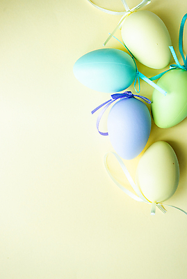 포토 JPG 해외이미지 나무 식물 식기 접시 꽃 백그라운드 꽃무늬 탁자 휴가 부활절 프레임 사람없음 초록색 파란색 세트 노란색 계란 축제 봄 벚꽃 나뭇가지 시골 반지 도자기 신용카드 체리 둥지 은색 냅킨 서빙 설정 구성 비올라 삼색 파스텔톤 카피스페이스 해외202009 해외포토 계절 기념일 컬러 가구 무늬 과일 장신구 금융 알 공백 파일형식 찰현악기