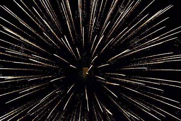 포토 JPG 해외이미지 기념일 행복 별 백그라운드 하늘 불 추상 휴가 불꽃 전등 새로움 기념 폭죽 불꽃놀이 이벤트 사람없음 빛 컬러풀 파티 검은색 축제 어둠 자유 축하 황금 야간 저녁 폭발 연도 질감 러시아 경례 7월 광 독립 모스크바 효과 해외202009 해외포토 자연요소 감정 유럽 컬러 컨셉 무늬 놀이 조명 인사 날짜 파일형식