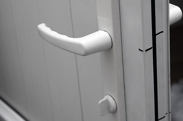 포토 JPG 해외이미지 디자인 백그라운드 열쇠 주택 손잡이 안전 사람없음 내부 사무실 문 금속 방 흰색 오픈 구멍 닫기 보호 묘사 오브젝트 시작 잠금 보안 열쇠구멍 문고리 옛날 철강 해외202009 해외포토 컬러 컨셉 비즈니스 모션 재질 건물 파일형식