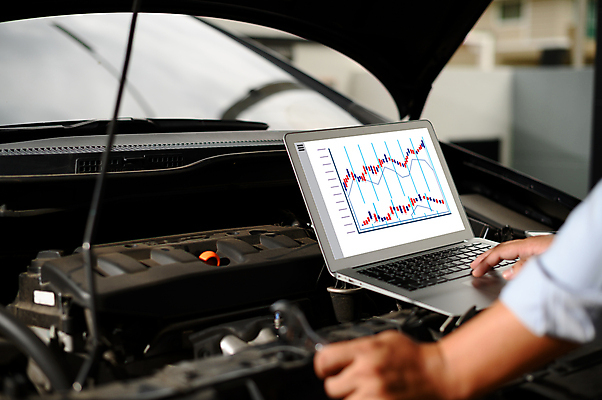 포토 JPG 해외이미지 백인 직업 손 배너 남자 백그라운드 비즈니스 자동차 노동자 관리 사람 성인 사람없음 가로 파란색 노트북 컴퓨터 힘 공구 스패너 업무 작업실 수리 아래 오브젝트 서비스 고정 엔진 정비공 해결 모터 유지 거짓말 옛날 자동 조작 차고 해외202009 해외포토 서양인 육상교통 컬러 신체부위 전자제품 도구 작업 기술자 방향 위치 파일형식