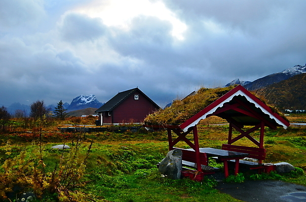 포토 JPG 해외이미지 나무 식물 전통 여행 밭 건축양식 자연 하늘 지붕 산 주택 풍경 사람없음 야외 건물 목재 초록색 여름 파란색 소풍 마을 환경 고요 시골 숲 땅 시골집 옛날 해외202009 해외포토 건축물 계절 건축 컬러 농업 재료 야외활동 생태계 파일형식