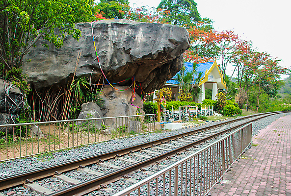 포토 JPG 해외이미지 산업 도로 선 여행 백그라운드 컨셉 교통시설 태국 자연 하늘 풍경 사람없음 파란색 빛 태양 노란색 일몰 기차 수확 흰색 도시 역 필름 속도 방콕 트랙 지역 엔진 일반 단상 방법 선로 옛날 해외202009 해외포토 자연요소 아시아 길 육상교통 컬러 교통 농업 대중교통 노을 시설 생태계 파일형식