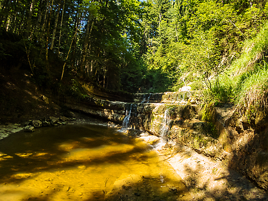 포토 JPG 해외이미지 응시 여행 자연 건강 파노라마 풍경 사람없음 야외 초록색 물 여름 컬러풀 골짜기 스파 트래킹 폭포 하이킹 에너지 자유 물방울 시골 신선 개울 급류 비전 분무기 무료 보호구역 바이에른 바이에른사람 해외202009 해외포토 자연요소 시선 계절 컬러 컨셉 레저 독일 촬영기법 강 생태계 구역 파일형식