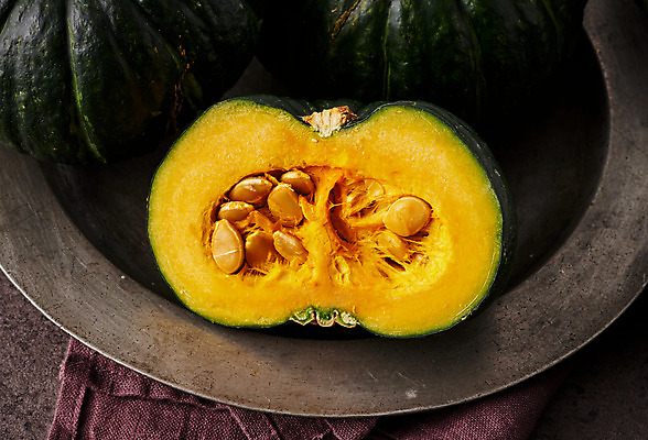 포토 JPG 스튜디오촬영 접시 식재료 호박 단면 쟁반 실내 근접촬영 사람없음 여러개 신선 유기농 단호박 국내포토 식기 웰빙 뷰포인트 다수 채소 내부 파일형식