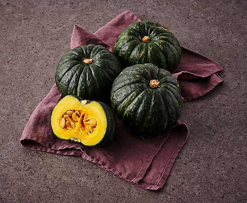 포토 JPG 스튜디오촬영 식재료 호박 단면 실내 사람없음 여러개 신선 천 유기농 단호박 국내포토 웰빙 다수 채소 내부 직물 파일형식