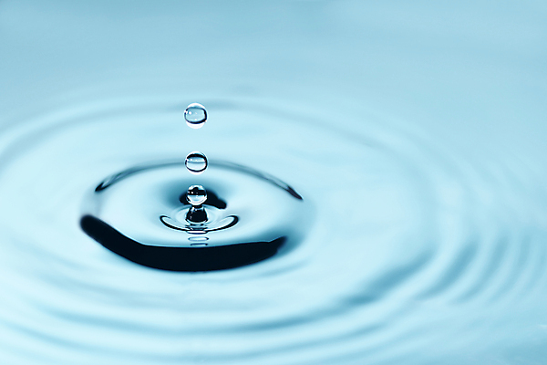 포토 JPG 해외이미지 물결 백그라운드 사람없음 물 파란색 흐름 에너지 물방울 원형 투명 빨래 매끈함 스플래쉬 해외202009 해외포토 자연요소 도형 컬러 컨셉 가사 감각 파일형식