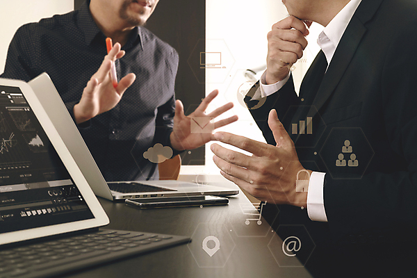 포토 JPG 해외이미지 직업 손 디자인 교육 컨셉 인터넷 비즈니스 모바일 그래프 직장 사람 사람없음 금융 노트북 스마트폰 컴퓨터 사무실 자료 정보 성장 업무 네트워크 그룹 계획 책상 분석 서비스 보고서 나눔 온라인 해결 소셜 지원 프로그래머 프로젝트 해외202009 해외포토 가구 회사 신체부위 경제 전자제품 핸드폰 스마트기기 작업 파일형식