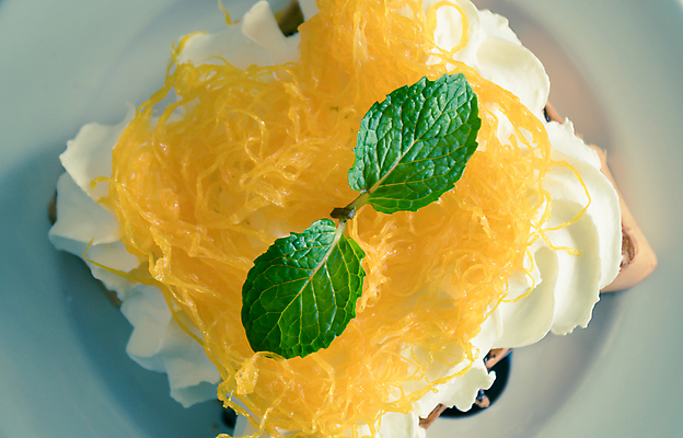 포토 JPG 해외이미지 전통 접시 아시아 음식 빵 오렌지 재료 디저트 사탕 요리 동양인 사람없음 노란색 케이크 초콜릿 검은색 빵집 흰색 맛 아침식사 굽기 크림 토스트 페스츄리 핸드메이드 맛있는 해외202009 해외포토 식기 나라 컬러 컨셉 과일 인종 상점 식사 구이 파일형식