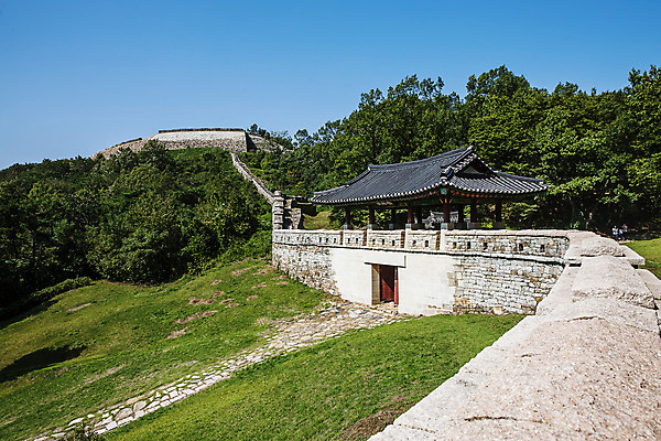 포토 JPG 주간 여행 산 한국 풍경 사람없음 야외 관광지 성 경상북도 성벽 국내여행 문경 성곽길 고모산성 국내포토 자연요소 건축물 아시아 길 경상도 산성 파일형식