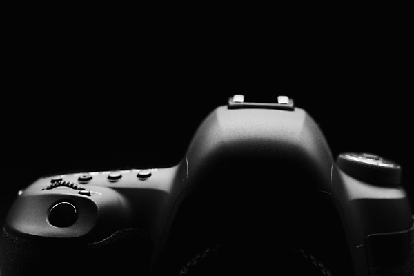 포토 JPG 해외이미지 모양 직업 실루엣 백그라운드 신체 프레임 사람없음 빛 카메라 금속 디지털 검은색 어둠 장비 흰색 기구 수리 플라스틱 가득함 필름 묘사 오브젝트 서비스 슛 언론 리포터 기어 동영상 찬성 셔터 블로그 해외202009 해외포토 컬러 재질 촬영기법 전자제품 파일형식