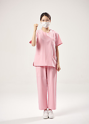 포토 JPG 스튜디오촬영 전신 여자 응원 회색배경 실내 마스크 한명 서기 미소 20대 앞모습 파이팅 주먹 한국인 간호사 의료진 바이러스 사회이슈 성인여자한명만 코로나바이러스 델타변이바이러스 국내포토 직업 1 뷰포인트 백그라운드 컨셉 의학 모션 표정 사람 동양인 청년 내부 회색 여자한명만 성인여자만 파일형식