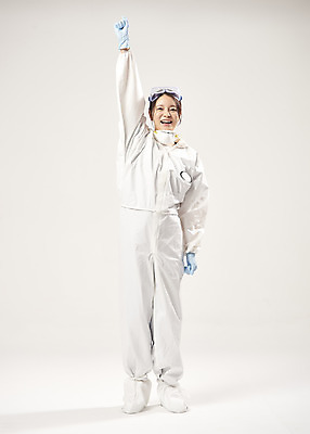 포토 JPG 스튜디오촬영 전신 여자 응원 회색배경 실내 마스크 한명 서기 미소 20대 앞모습 파이팅 한국인 의료진 의사 바이러스 사회이슈 보안경 성인여자한명만 코로나바이러스 방역복 턱스크 델타변이바이러스 국내포토 직업 1 옷 뷰포인트 백그라운드 컨셉 의학 모션 표정 사람 동양인 청년 내부 회색 안전장비 방역 합성어 여자한명만 성인여자만 파일형식