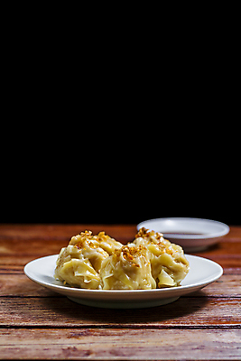 포토 JPG 해외이미지 전통 접시 아시아 문화 음식 백그라운드 젓가락 새우 육류 돼지고기 요리 동양인 사람없음 우주 식사 중국 흰색 신선 뜨거움 그룹 먹기 대나무 많음 맛있는 해외202009 해외포토 나무 식기 나라 컬러 컨셉 식재료 모션 수저 갑각류 인종 파일형식