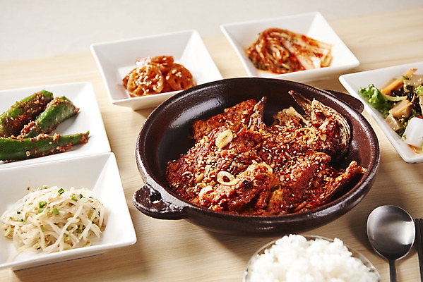 포토 JPG 스튜디오촬영 한식 음식 밥 반찬 실내 사람없음 상차림 밥상 흰배경 코다리 국내포토 백그라운드 탁자 어류 내부 흰색 파일형식