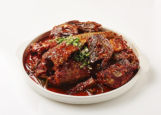 포토 JPG 스튜디오촬영 한식 음식 실내 누끼 사람없음 하이앵글 흰배경 코다리 코다리조림 국내포토 뷰포인트 백그라운드 어류 내부 흰색 조림 파일형식