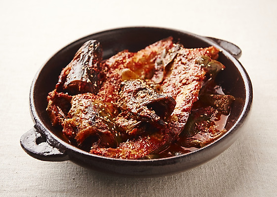 포토 JPG 스튜디오촬영 한식 음식 실내 누끼 사람없음 흰배경 코다리 코다리조림 국내포토 백그라운드 어류 내부 흰색 조림 파일형식