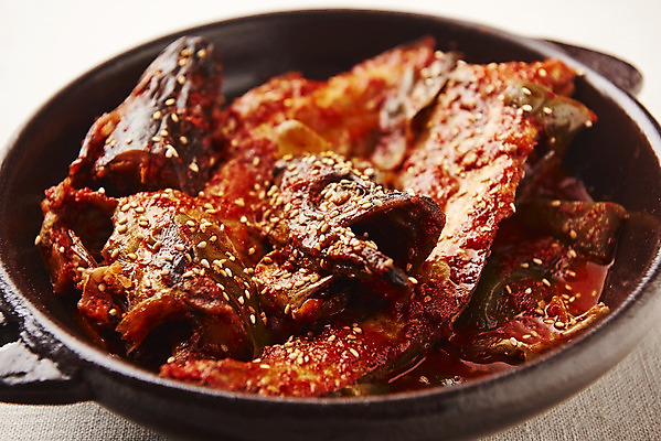 포토 JPG 스튜디오촬영 한식 음식 실내 누끼 근접촬영 사람없음 흰배경 코다리 코다리조림 국내포토 뷰포인트 백그라운드 어류 내부 흰색 조림 파일형식