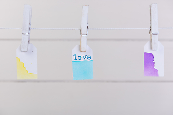 포토 JPG 해외이미지 템플릿 디자인 종이 밧줄 결혼 백그라운드 컨셉 텍스트 휴가 발렌타인데이 선물 사랑 사람없음 목재 빨간색 파란색 노란색 꼬리표 라벨 우주 보라색 쪽지 공백 낭만 수확 흰색 축하 인사 신용카드 제비꽃 심볼 사인 질감 복고 열정 빨래집게 그런지 옛날 해외202009 해외포토 나무 꽃 감정 줄 컬러 농업 재료 데이이벤트 프레임 집게 이벤트 금융 예절 파일형식