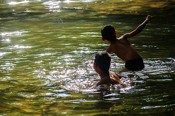 포토 JPG 해외이미지 라이프스타일 행복 아시아 얼굴 어린이 백그라운드 2 가족 자연 놀이 휴가 함께함 사람 동양인 소년 사람없음 야외 초록색 물 강 중국 일몰 기쁨 젖음 프랑스 시골 떨어짐 숲 캄보디아 미얀마 스플래쉬 해외202009 해외포토 자연요소 남자 감정 유럽 나라 컬러 컨셉 관계 인종 생활 신체부위 노을 생태계 파일형식
