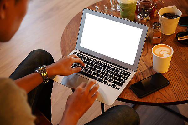 포토 JPG 해외이미지 손 여자 남자 클리핑패스 백그라운드 컨셉 인터넷 비즈니스 사업가 통신 세포 사람 사람없음 스마트폰 핸드폰 글로벌 디지털 스크린 검은색 공책 공백 흰색 잡기 마사지 업무 비즈니스맨 메시지 전화기 전자 보여주기 공유 문자메시지 인터페이스 목업 셀룰러 해외202009 해외포토 직업 컬러 모션 문구용품 신체부위 전자제품 스마트기기 작업 직장인 파일형식