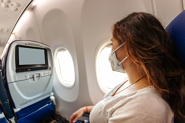 포토 JPG 해외이미지 응시 여자 의자 창문 비행기 한명 앉기 상반신 성인 옆모습 비행기내부 성인여자한명만 해외202009 해외포토 1 시선 뷰포인트 가구 항공교통 모션 대중교통 사람 내부 여자한명만 성인여자만 파일형식