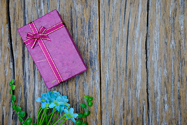 포토 JPG 해외이미지 디자인 꽃 행복 리본 종이 분홍색 백그라운드 컨셉 잎 크리스마스 겨울 자연 휴가 새로움 발렌타인데이 선물 사랑 이벤트 사람없음 목재 장식 빨간색 초록색 파란색 상자 갈색 우주 놀람 낭만 수확 흰색 축하 인사 생일 널 정상 활 주기 에코 패키지 옛날 해외202009 우호적 해외포토 나무 식물 계절 기념일 감정 컬러 농업 재료 모션 데이이벤트 표정 환경 예절 생태계 파일형식