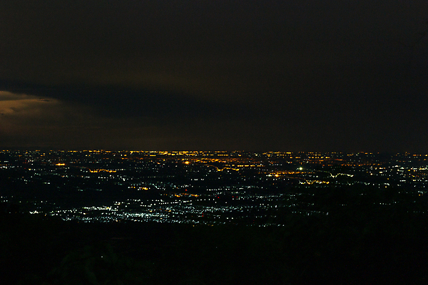 포토 JPG 해외이미지 모양 디자인 선 여행 백그라운드 패턴 일러스트 태국 자연 벽지 하늘 추상 미래 산 프레임 미술 풍경 사람없음 건물 파란색 빛 도시풍경 우주 검은색 어둠 흰색 도시 거친 야간 저녁 질감 복고 타운 기하학 스카이라인 그런지 스타일 해외202009 해외포토 자연요소 건축물 아시아 컬러 컨셉 무늬 문화예술 생태계 파일형식