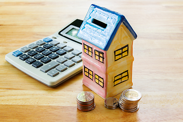 포토 JPG 해외이미지 모델 산업 컨셉 돈 비즈니스 가족 주택 사람없음 건물 금융 세일 동전 저축 계산기 잡기 플랫 구매 작음 흰배경 투자 대출 해외202009 해외포토 건축물 백그라운드 관계 모션 문구용품 경제 쇼핑 장비 흰색 재산 크기 파일형식