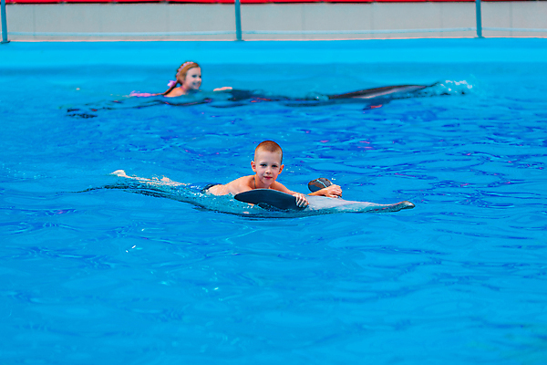 포토 JPG 해외이미지 동물 백인 행복 야생동물 어린이 바다 장난 통신 포유류 포옹 자연 놀이 휴가 휴식 함께함 건강 어류 사람 소년 두명 치료 물 여름 파란색 수영 기쁨 터치 고래 돌고래 다이빙 꼬리 테라피 해외202009 해외포토 자연요소 서양인 계절 남자 감정 컬러 컨셉 의학 안기 뷰티 수중동물 수상스포츠 생태계 수중스포츠 파일형식