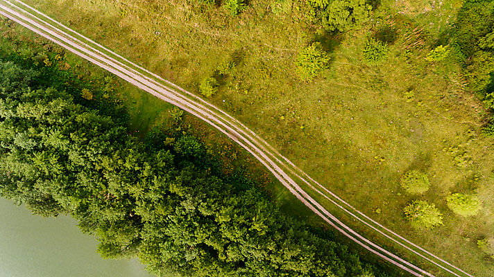 포토 JPG 해외이미지 나무 식물 공원 도로 길 여행 백그라운드 십자가 밭 모션 자연 벽지 휴식 안테나 풍경 사람없음 야외 목재 초록색 물 여름 강 노란색 환경 산책 시골 개울 정상 숲 땅 질감 내추럴 평행 방법 조감도 해외202009 해외포토 자연요소 계절 공공시설 컬러 컨셉 농업 재료 통신 교통시설 생태계 파일형식