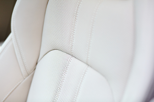 포토 JPG 해외이미지 디자인 여행 백그라운드 패턴 의자 비즈니스 교통시설 자동차 표면 새로움 실내 사람없음 내부 빛 힘 장비 운전 흰색 고급 가죽 묘사 속도 질감 내추럴 임대 자동 스타일 해외202009 해외포토 육상교통 컬러 가구 교통 컨셉 무늬 모션 경제 시설 파일형식