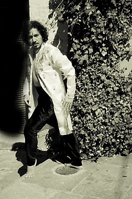 포토 JPG 해외이미지 백인 전통 옷 남자 아시아 문화 얼굴 음악 백그라운드 요가 한명 동양인 인종 성인 유행 공연 댄서 흰색 춤 인도인 쇼 고립 이국적 스타일 해외202009 해외포토 서양인 외국인 직업 1 웰빙 나라 컬러 문화예술 사람 이벤트 신체부위 파일형식