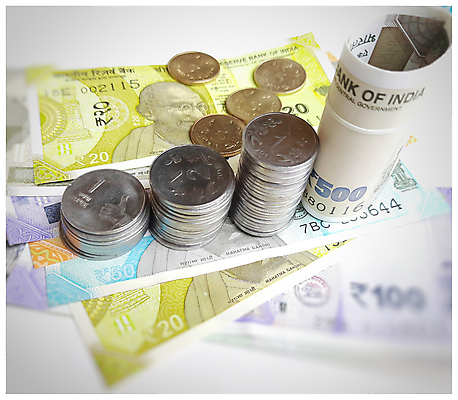 포토 JPG 해외이미지 종이 백그라운드 컨셉 지폐 돈 비즈니스 성공 새로움 숙이기 사람없음 금융 경제 달러 동전 쪽지 저축 흰색 악단 시장 재산 인도인 다발 수집 투자 이익 고무 계산서 대출 고립 접기 해외202009 해외포토 외국인 음악 컬러 포즈 모션 동양인 파일형식