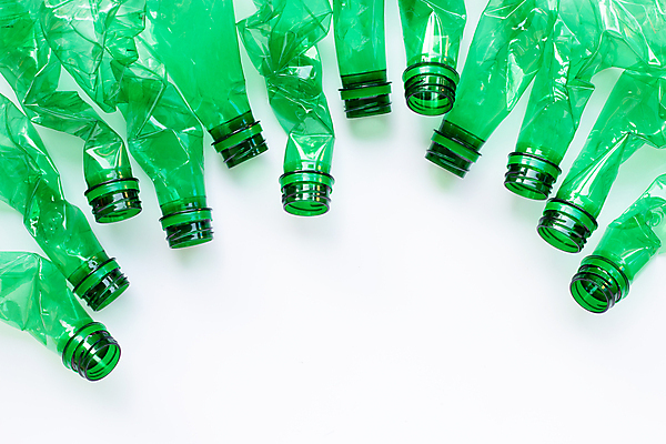 포토 JPG 해외이미지 사람없음 재활용 일회용 플라스틱 오브젝트 흰배경 플라스틱병 해외202009 해외포토 백그라운드 재질 흰색 친환경 병_담는 파일형식