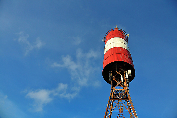 포토 JPG 해외이미지 구름 산업 백그라운드 인터넷 통신 하늘 모바일 안테나 사람없음 빨간색 파란색 전자제품 스마트폰 글로벌 쌓기 계단 탑 금속 장비 흰색 그물 네트워크 역 철 무선전화기 부식 라디오 신호 와이파이 방송 옛날 운영자 힘찬 제공자 해외202009 해외포토 자연요소 건축물 컬러 컨셉 교통시설 모션 재질 핸드폰 스마트기기 전화기 무선인터넷 파일형식