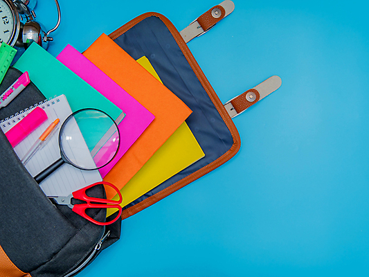 포토 JPG 해외이미지 디자인 교육 종이 어린이 백그라운드 컨셉 가방 배낭 학교 탁자 문구용품 사람없음 책 파란색 빛 스터디 컬러풀 연필 펜 우주 쪽지 공책 침묵 장비 짐 도구 직물 플랫 정상 주머니 큼 가득함 오브젝트 강렬 고립 구성 수하물 항목 해외202009 해외포토 잡화 컬러 가구 학용품 사람 학습 필기구 소리 크기 파일형식