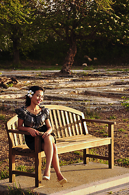 포토 JPG 해외이미지 라이프스타일 긴머리 여자 행복 감정 백그라운드 태국 자연 휴가 휴식 한명 서기 사람 성인 야외 항구 검은색 낭만 자유 명상 포트 파라다이스 해외202009 관능적 해외포토 1 헤어스타일 아시아 컬러 컨셉 교통시설 모션 생활 생태계 파일형식