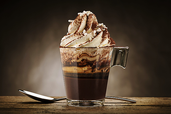 포토 JPG 해외이미지 커피 음료 음식 유리 아침 아이스크림 디저트 사람없음 목재 컵 갈색 초콜릿 숟가락 검은색 어둠 이탈리아 거품 카페 우유 머그컵 칵테일 뜨거움 액체 달콤 맛 아침식사 설탕 크림 향신료 향기 향 카푸치노 에스프레소 모카 바닐라 카페인 캐러멜 해외202009 해외포토 주간 나무 식기 유럽 컬러 컨셉 재료 재질 유제품 주류 수저 상점 식사 냄새 향미료 파일형식