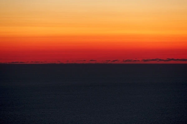 포토 JPG 해외이미지 바다 자연 하늘 사람없음 빨간색 태양 일몰 절벽 지중해 몰타섬 파스텔톤 수평선 해외202009 해외포토 자연요소 컬러 섬 노을 생태계 몰타 파일형식
