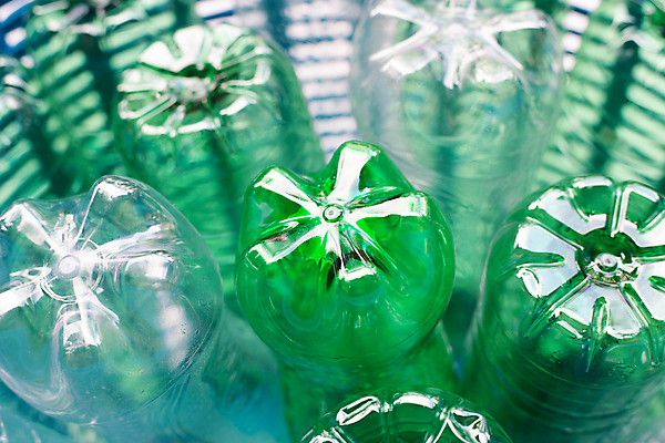 포토 JPG 해외이미지 근접촬영 사람없음 환경 재활용 투명 일회용 플라스틱 오브젝트 담기 페트병 해외202009 해외포토 뷰포인트 모션 재질 친환경 병_담는 파일형식