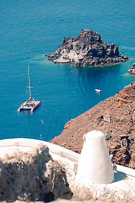 포토 JPG 해외이미지 라이프스타일 바다 섬 여행 요트 하늘 휴가 사람없음 물 파란색 맑음 흰색 만 보트 고급 큼 크루즈 갑판 지중해 그리스 함선 네비게이션 산토리니 그리스인 뱃놀이 코르푸 해외202009 해외포토 자연요소 서양인 유럽 컬러 컨셉 배_교통 날씨 생활 전통놀이 크기 파일형식