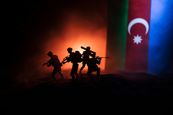 포토 JPG 해외이미지 배너 무기 포즈 백그라운드 불 경비 사람없음 힘 총 깃발 수비 보호 야간 공격 폭발 충돌 서비스 군용 싸움 전쟁 보안 러시아 육군 영웅 병정 전사 애국심 전쟁터 아제르바이잔 장교 전국 정부 특공대 특별함 해외202009 해외포토 자연요소 유럽 나라 컨셉 모션 군대 안전 특수부대 파일형식