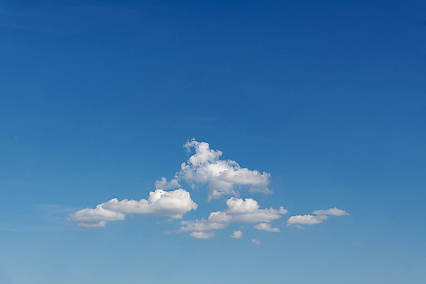 포토 JPG 해외이미지 구름 백그라운드 패턴 자연 벽지 하늘 날씨 추상 풍경 사람없음 야외 여름 파란색 빛 햇빛 태양 우주 환경 맑음 봄 자유 흰색 전원 오픈 분위기 장면 천국 솜털 흐림 내추럴 오존 해외202009 해외포토 자연요소 계절 컬러 컨셉 무늬 전기에너지 생태계 파일형식