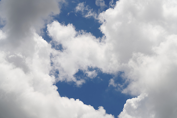 포토 JPG 해외이미지 구름 디자인 백그라운드 자연 하늘 날씨 추상 풍경 사람없음 야외 여름 파란색 빛 햇빛 태양 평화 우주 환경 맑음 자유 흰색 분위기 순수 천국 솜털 스카이라인 내추럴 천창 해외202009 해외포토 자연요소 계절 컬러 컨셉 무늬 생태계 파일형식